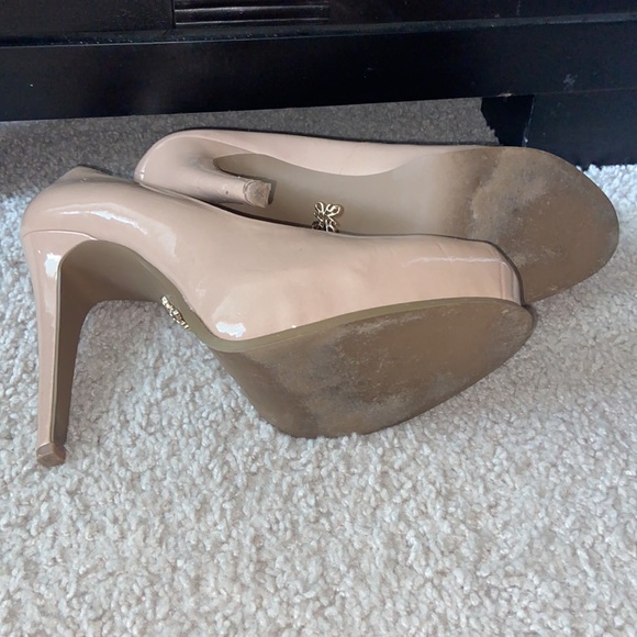 Vera Wang heels - Picture 11 of 12